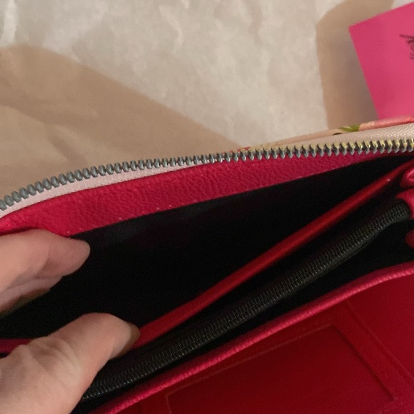 NWT Betsey Johnson Wallet/Wristlet Clutch - Picture 7 of 13